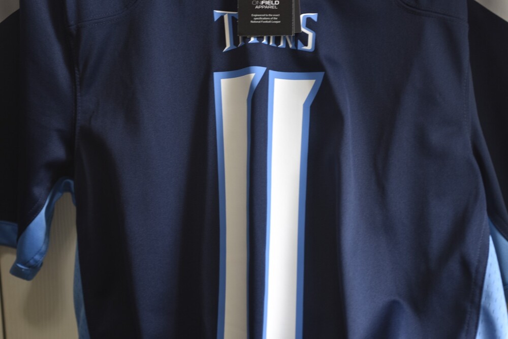 NWT NFL ON Field Tennessee Titans #11 Aj Brown Jersey Sz L 416